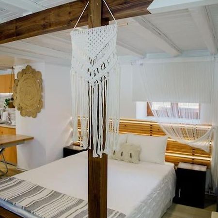 Corinth Yard- Family Retreat 아파트 외부 사진